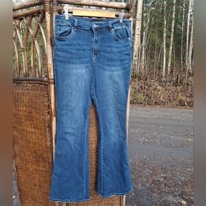 🍀3/15 Elegant Flare Blue Jeans